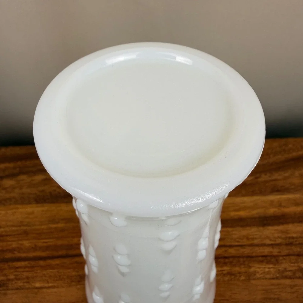 Anchor Hocking Teardrop Pearl Milk Glass Vase Scalloped Edge Vintage White 7.5in